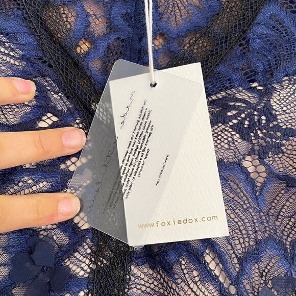 Foxiedox | Navy Blue Elisabet 3D Flower Lace Gown Size XS - Picture 5 of 6